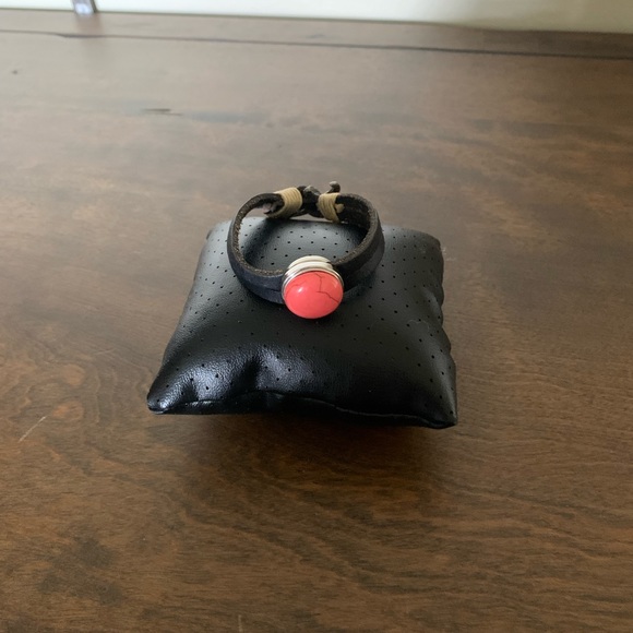 SOUTHWEST LEATHER STONE BRACELET - Picture 10 of 10